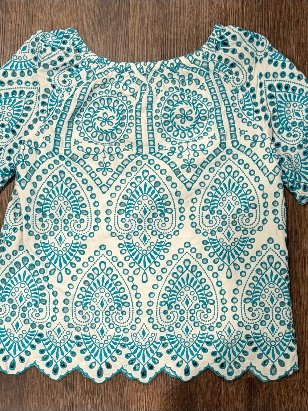 Chico’s Embroidered Eyelet Floral Teal and White Scalloped Short Sleeve Blouse